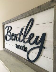 Chữ gỗ chữ gỗ phun sơn đen