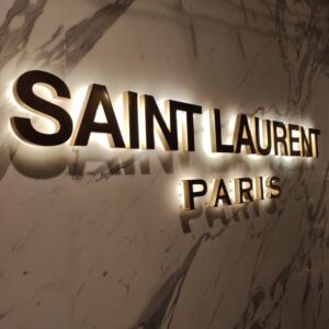 Chữ nổi inox chữ inox sáng chân siêu đẹp