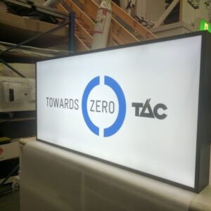 Hộp Đèn Mica Khung Nhôm hộp đèn chữ nhật dán decal đơn giản