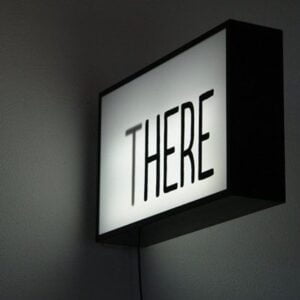 hộp đèn chữ nhật dán decal xuyên sáng mica