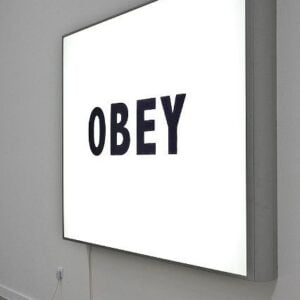 hộp đèn mica khung nhôm chữ nhật dán decal