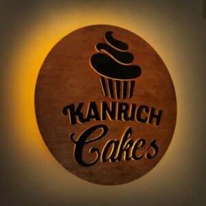 bảng hiệu kết hợp gỗ và đèn LED