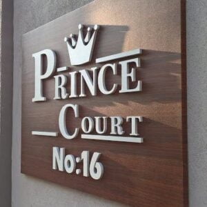 biển gỗ vuông treo tường