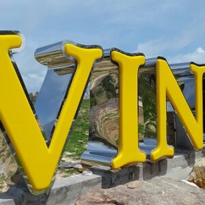 Chữ mica hút nổi chữ hút nổi mica hông inox kích thước lớn tự đứng