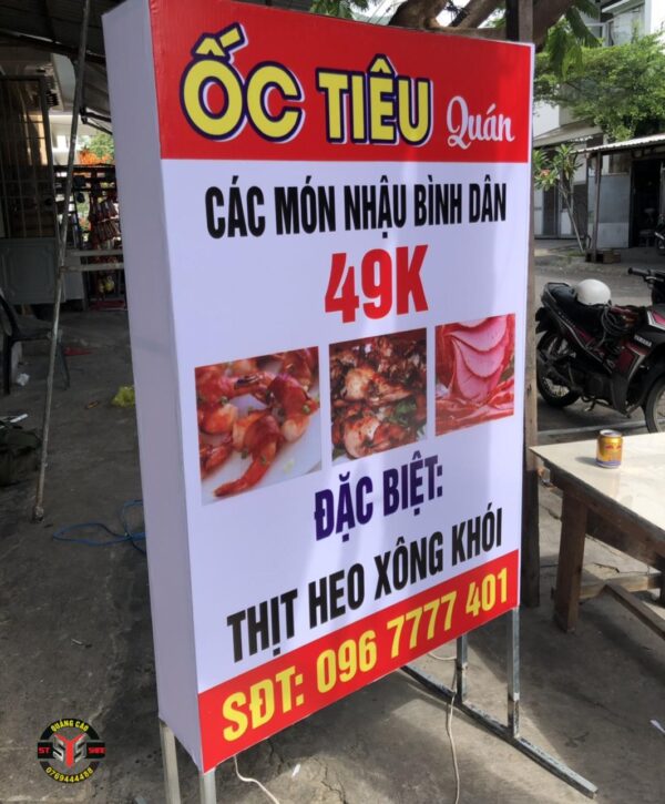 hộp đèn chân đứng quán ăn