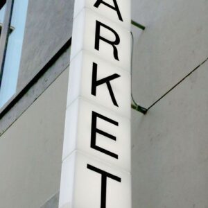 Hộp Đèn Mica Không Viền 4 Mặt hộp đèn mica không viền dán decal