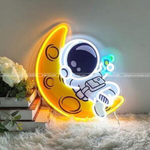 Neon sign tranh in UV neon sign tranh in UV phi hành gia