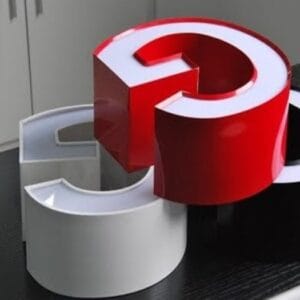 Chữ mica chân nhôm nhiều màu sắc đa dạng